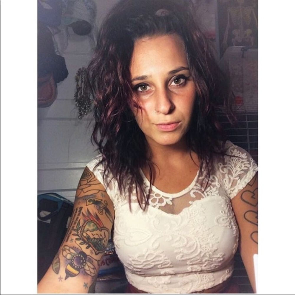 LACY CROP TOP